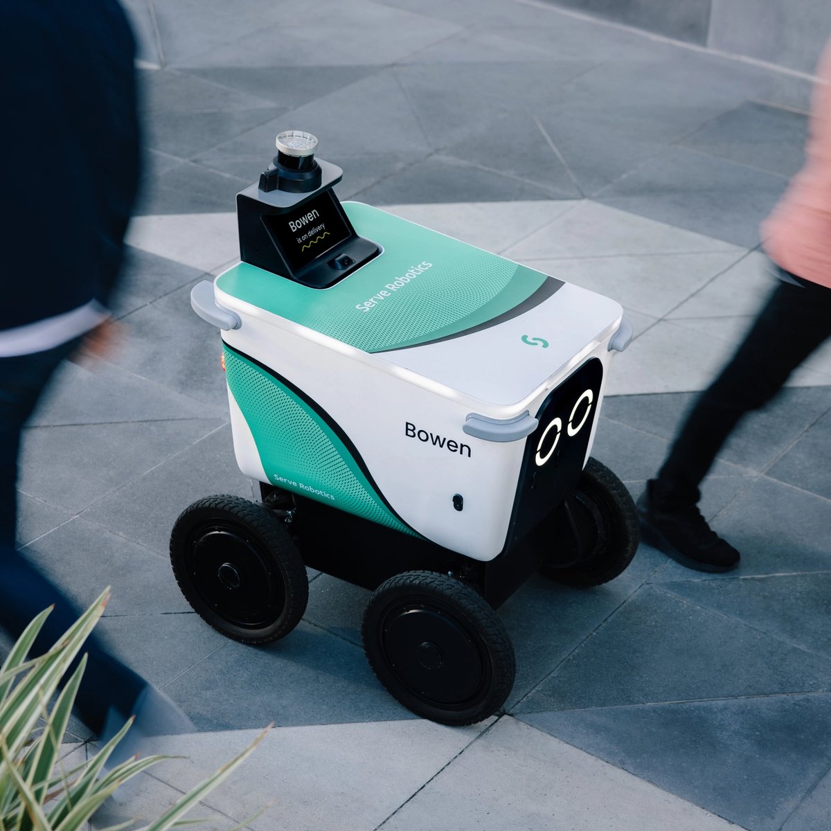 Serve Delivery Robot - Serve Robotics